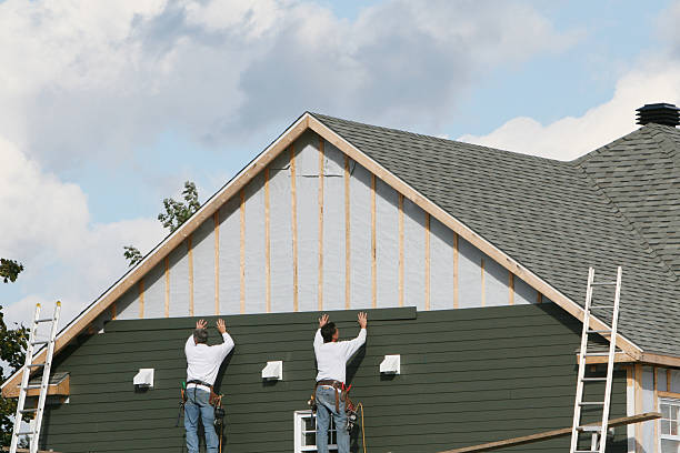 Professional Siding Repair technician working in Bloomington, IN